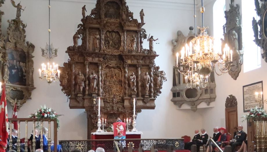 Værnspræstetjenesten kunne 25. maj 2021 markere sit 50 års jubilæum. Det skete med en festgudstjeneste i Holmens Kirke og efterfølgende frokost i Kastellet. Hendes Majestæt Dronningen var arrangementets æresgæst.
Foto: Søren Konradsen
